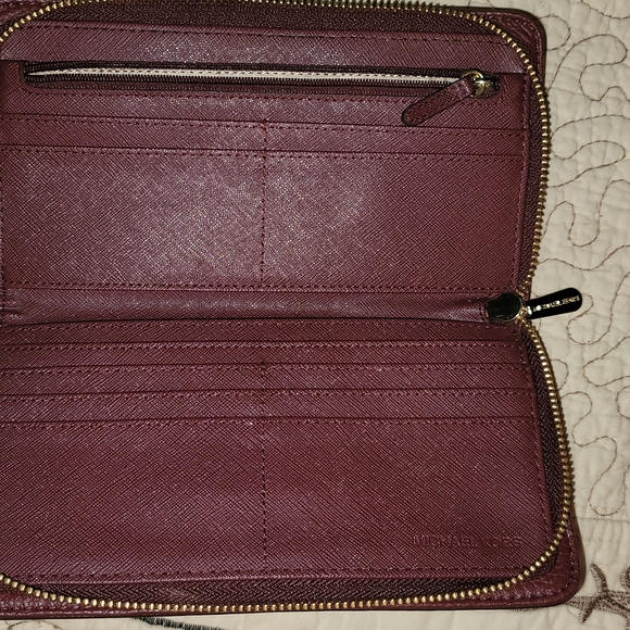 MK merlot pebbled leather wallet - Picture 8 of 11